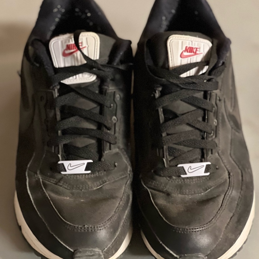 Nike Airmax Men's Black and White Sneakers
